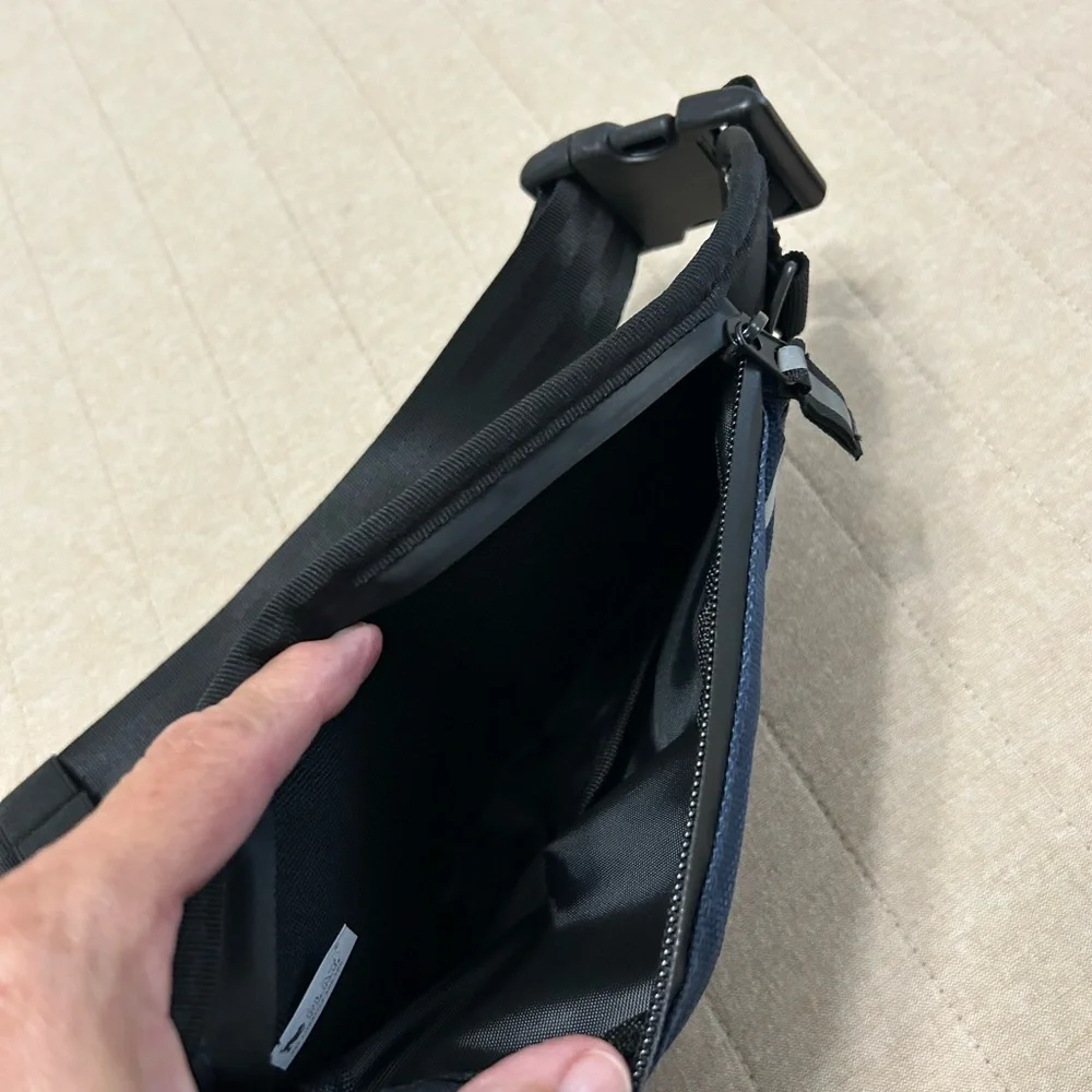 P.L.A.Y. Blue Explorer Pack (Dog Pouch) NWOT Never Used